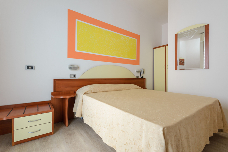 Bedroom 3, Hotel Clipper, Rimini