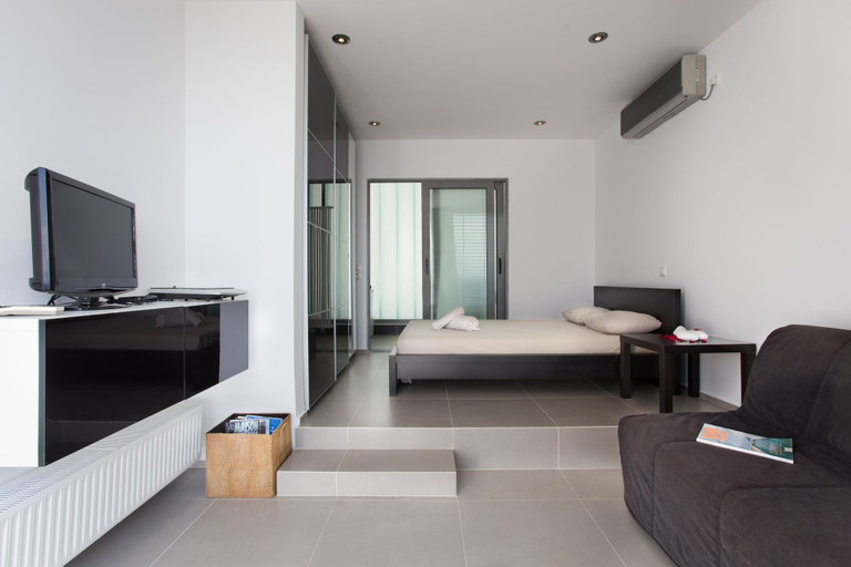 Bedroom 4, 600m² homm Luxury Villa Sea Side Evia 16ppl, Central Greece