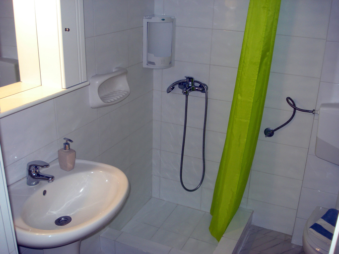 Bathroom 3, Elina Apartments Gouves, Crete