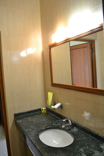 Bathroom 3, Strike, Vinnyts'ka