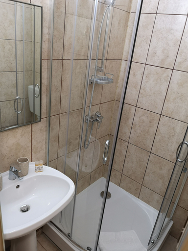 Bathroom 3, BonDia, Rasnov