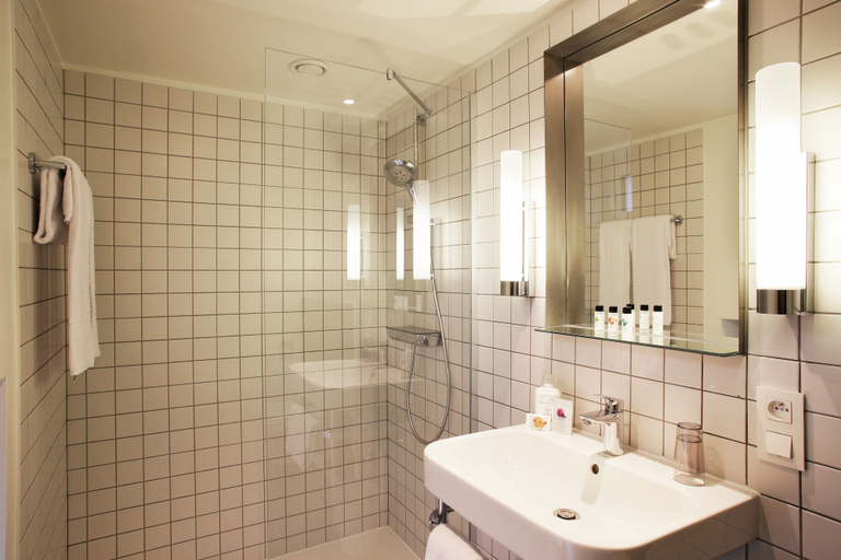 Bathroom 5, Hôtel Van Belle, Bruxelles