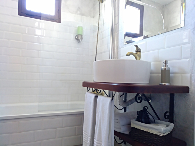 Bathroom 3, Alojamiento Rural El Pinsapo, Cádiz