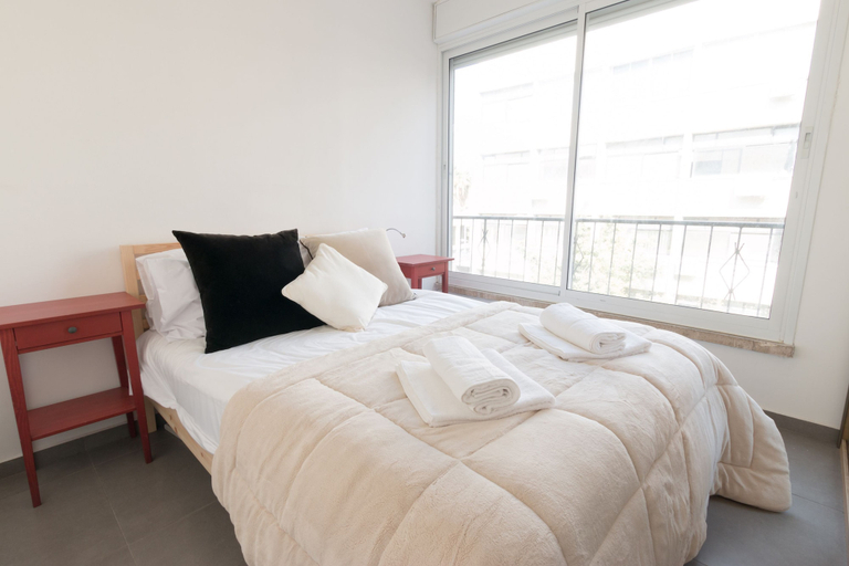 Bedroom 2, Bright 2 BR in Hype Neighborhood by FeelHome