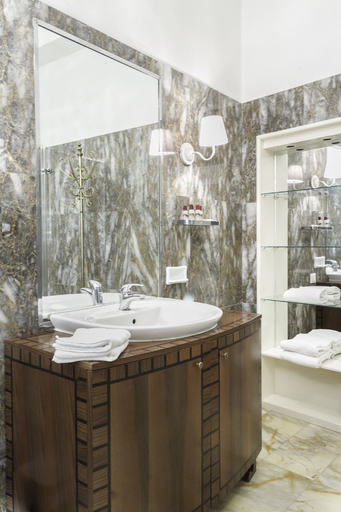 Bathroom 2, Rialto Canal View With Terrace and Balcony by Wonderful Italy, Venezia