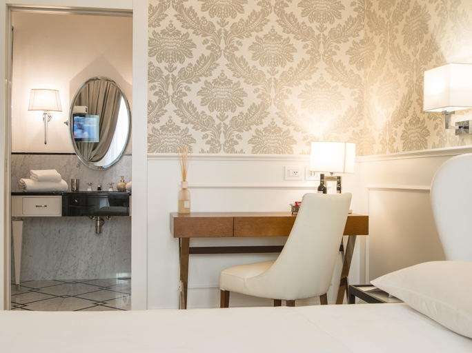 Bedroom 4, Luxury Duomo Rooms, Milano