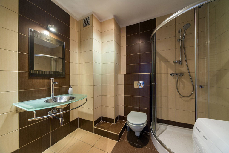 Bathroom 3, EverySky Nadrzeczna2, Jelenia Góra