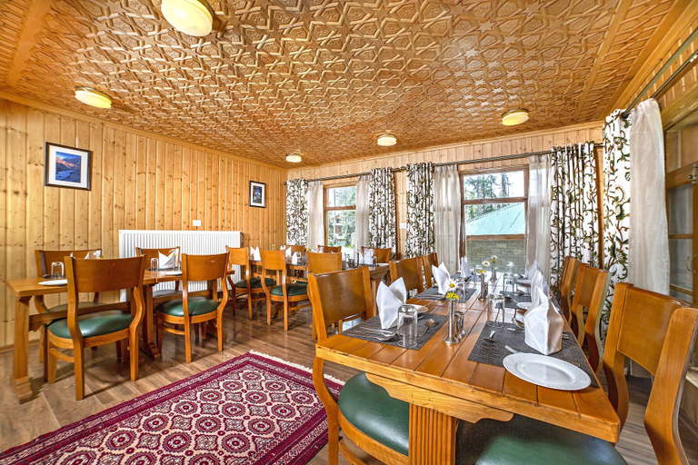 Food & Drinks 4, Shaw Inn, Baramulla