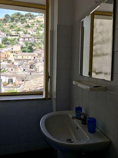 Bathroom 5, I tetti di Siciliando, Ragusa