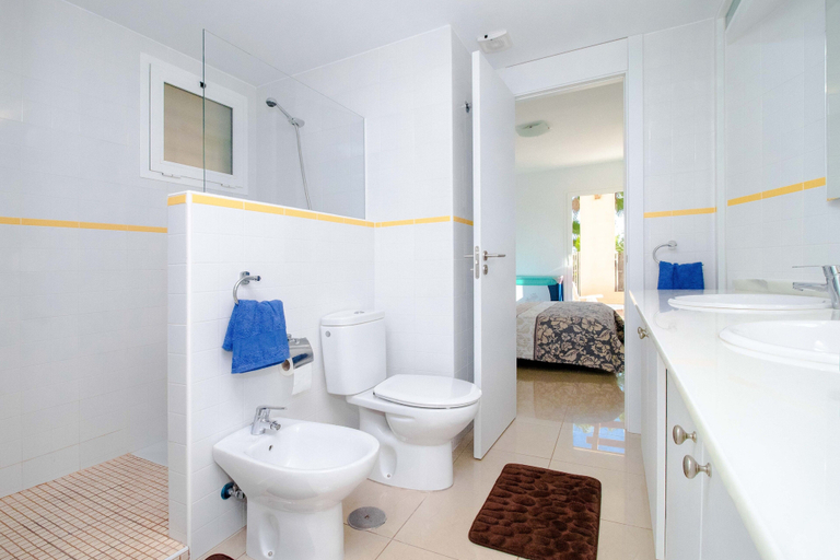 Bathroom 4, Bosque, Alicante