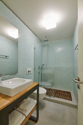 Bathroom 4, Cape Kitries, Peloponnese