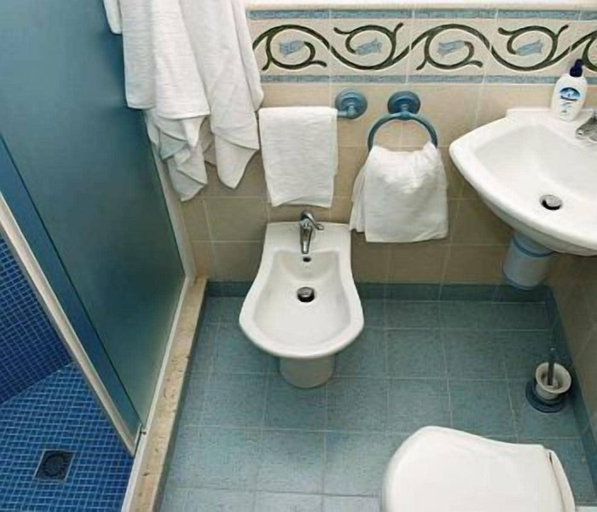 Bathroom 3, La Casa di Zoe, Palermo