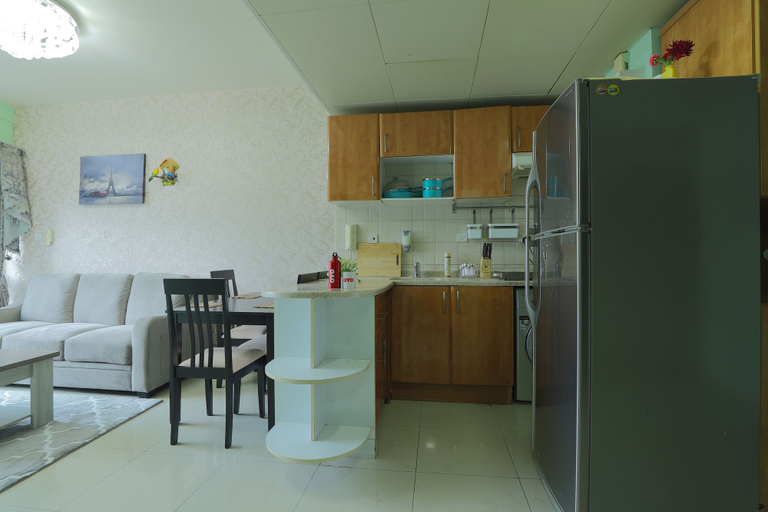 Private kitchenette 4, OYO Home 301 2BHK Dubai Gate 1 JLT, Dubai