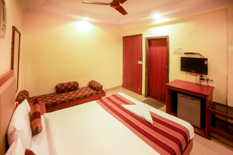 Bedroom 3, Hotel Lucky Near BKC, Mumbai Suburban