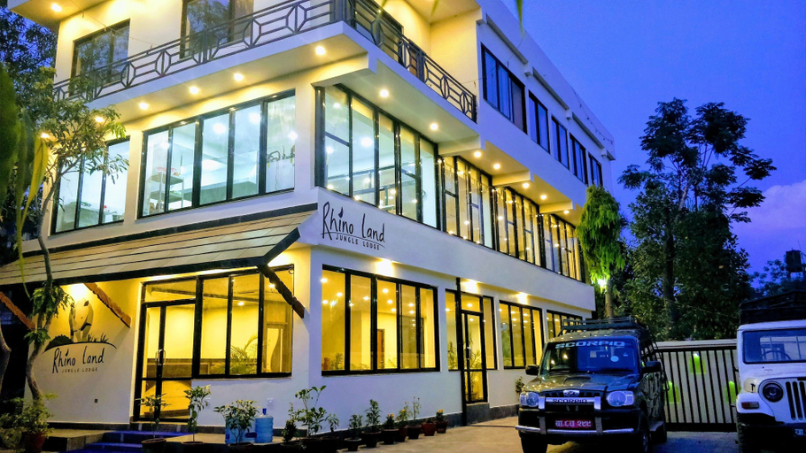 Exterior & Views