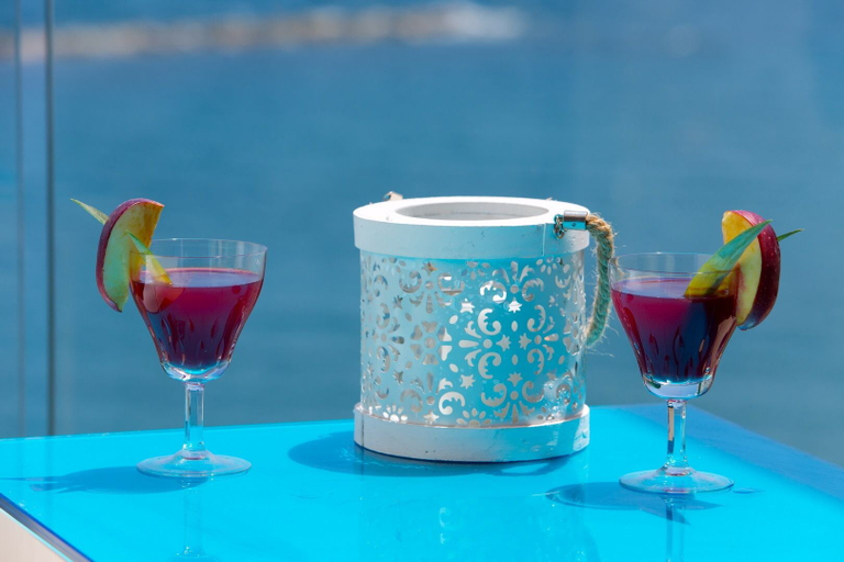 Food & Drinks 5, Seaside Luxury Beach Apartment