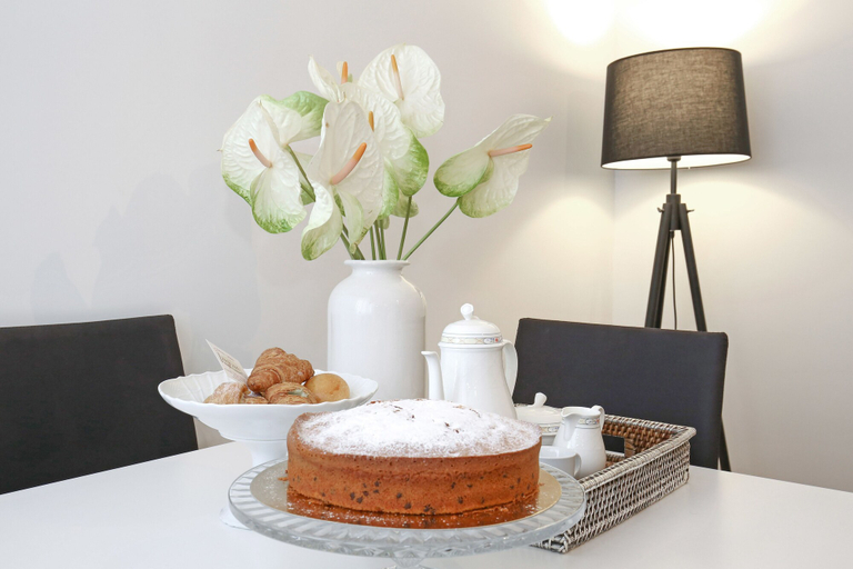 In-room dining 2, Golden by Starhost, Salerno