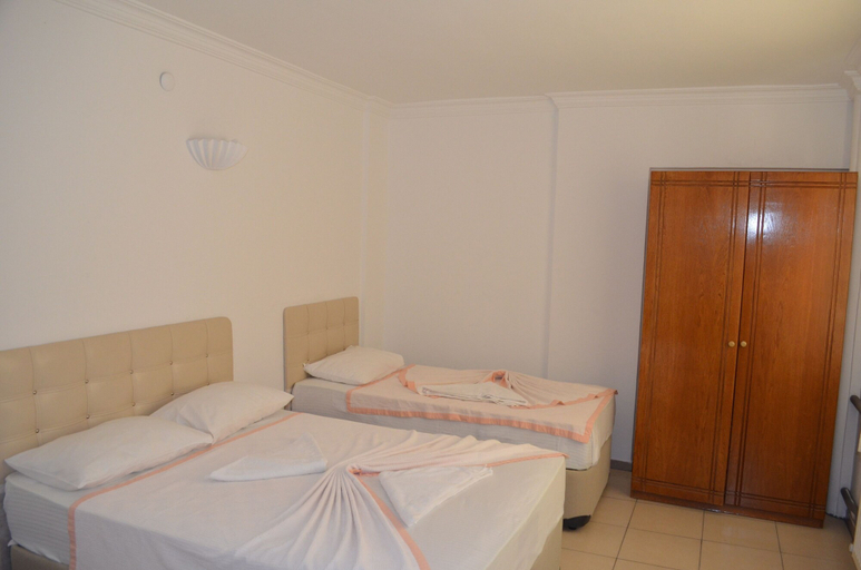 Bedroom 2, Prens Yildiz Hotel, Ayvalık