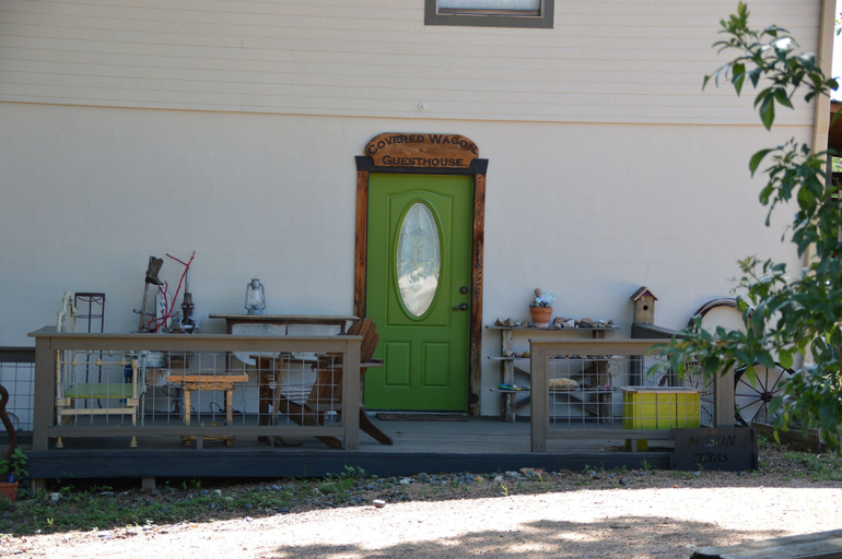 Exterior & Views 2, Covered Wagon B&B Guesthouse, Mason