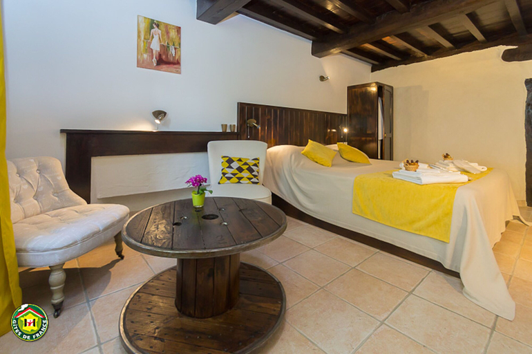 Bedroom 5, Au Dessus de Parady, Isère