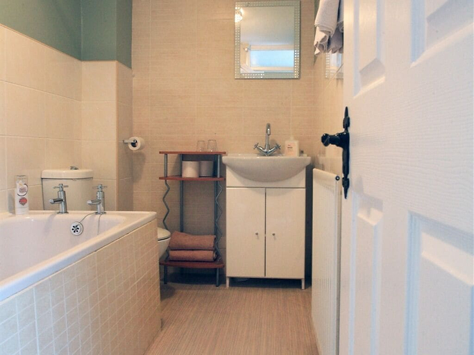 Bathroom, Abbey Bed and Breakfast, Derry and Strabane