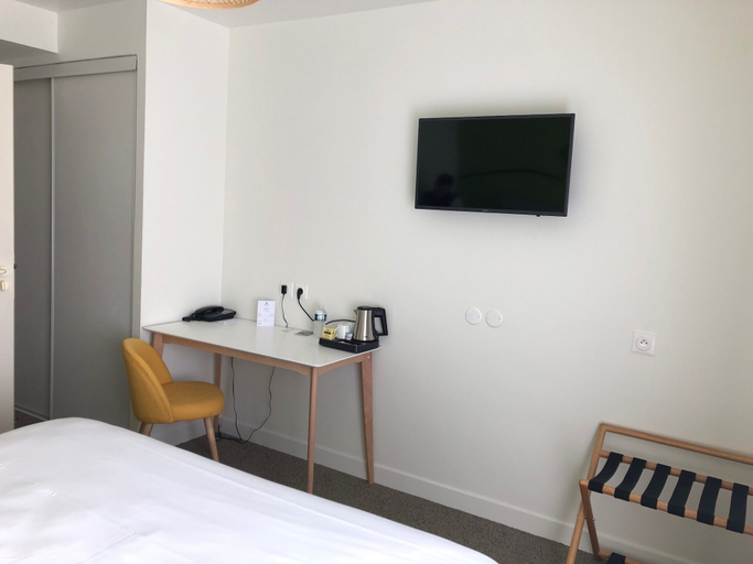 Bedroom 4, Sure Hotel by Best Western Argentan, Orne