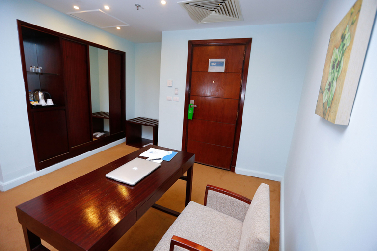 Bedroom 3, Tolip Family Park Hotel, New Cairo City