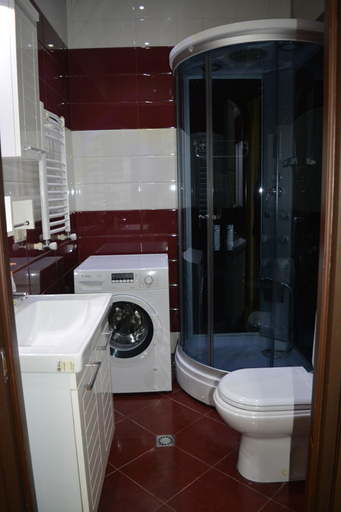 Bathroom, Apartment on Ingorokva St. 19, Tbilisi