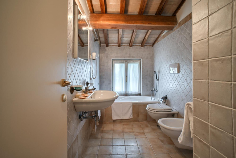 Bathroom 2, La Padronale del Rivo, Perugia
