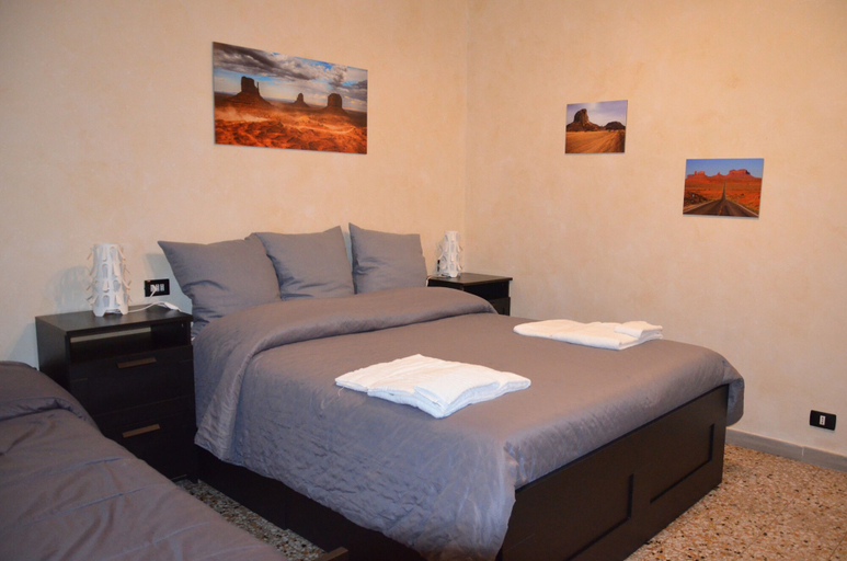 Bedroom 1, B&B Villa Bellini, Catania