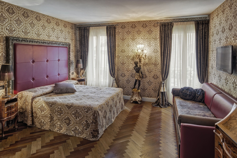 Bedroom 3, Bloom, Venezia