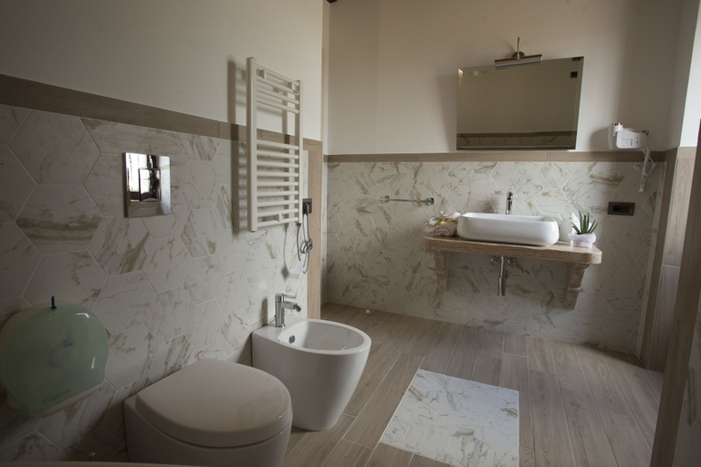 Bathroom 4, Tenuta D'Ausilio, Caserta