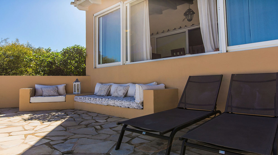 Others 5, Casa Tania, Baleares