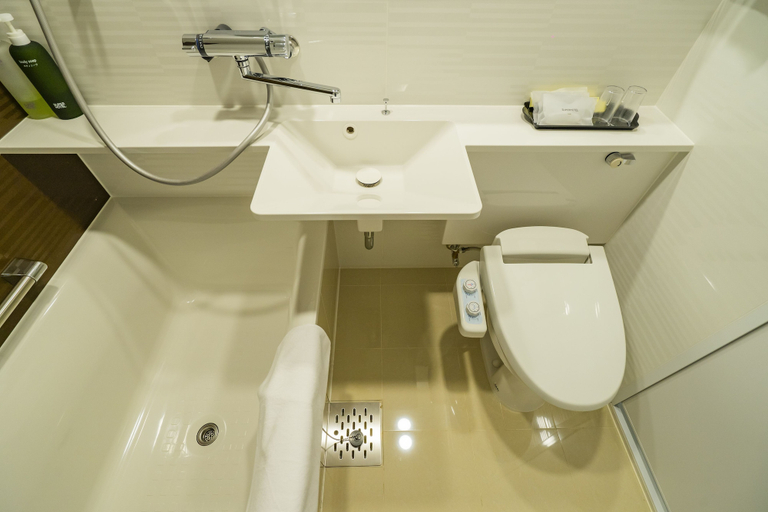 Bathroom 4, Super Hotel Thilawa, Yangon