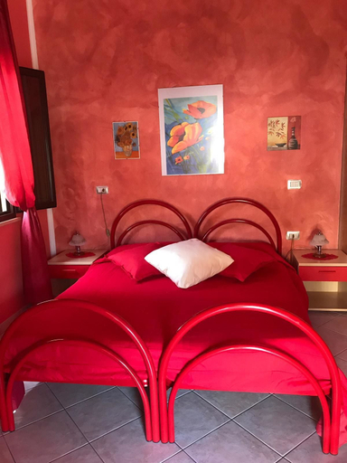 Bedroom 3, Domu de Palla, Oristano
