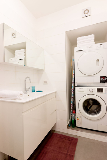 Bathroom 3, Bright 2 BR in Hype Neighborhood by FeelHome