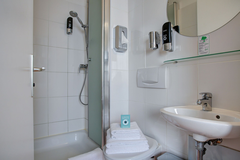 Bathroom 4, Hotel Keese, Hamburg