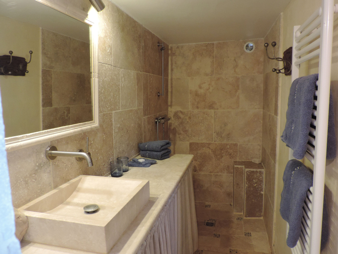 Bathroom 5, Le Jas De Peguier, Alpes-de-Haute-Provence