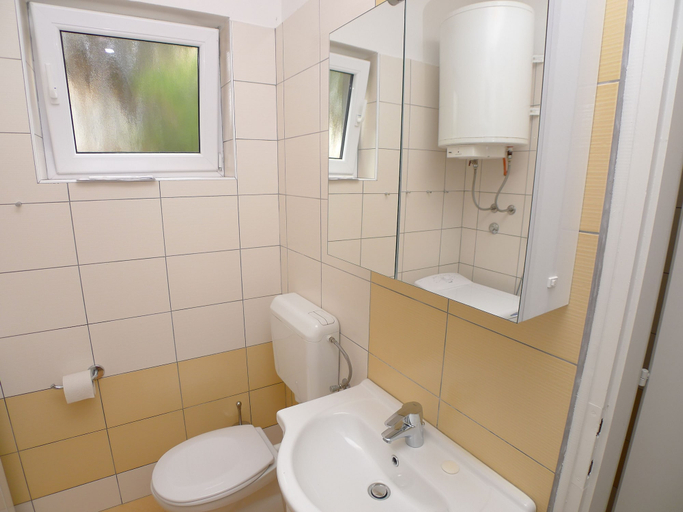 Bathroom 3, Apartment for six Persons With Three Bedrooms and Internet, Premantura