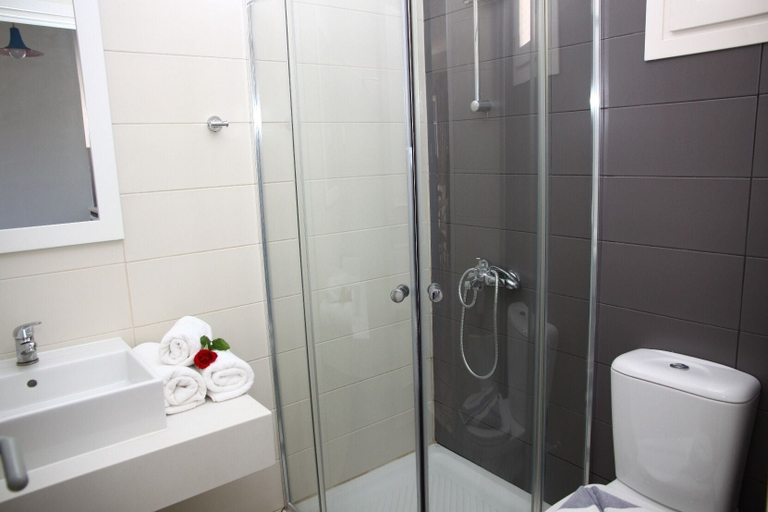 Bathroom, Sweet Memory Apartments, Crete