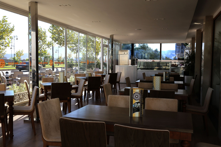 Food & Drinks 5, Hotel A44, Tétouan