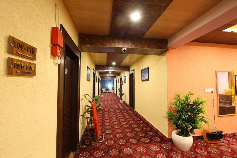Public Area 2, Amritara The Avadh, Chamoli