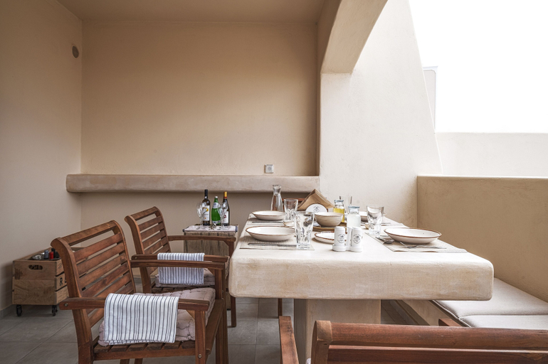 Food & Drinks 5, Milestone Villas, South Aegean