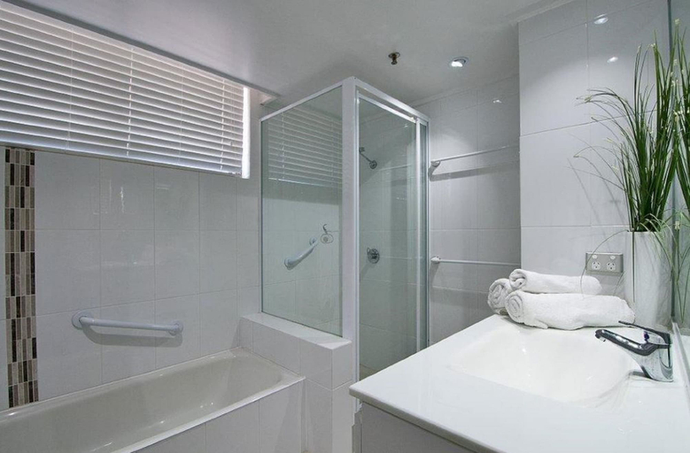 Bathroom 5, Spectrum Apartments, Gold Coast