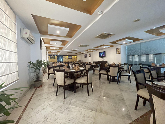 Food & Drinks 5, Surasena Regalvista, Agra