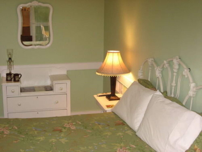 Bedroom 2, The Brafferton Inn, Adams