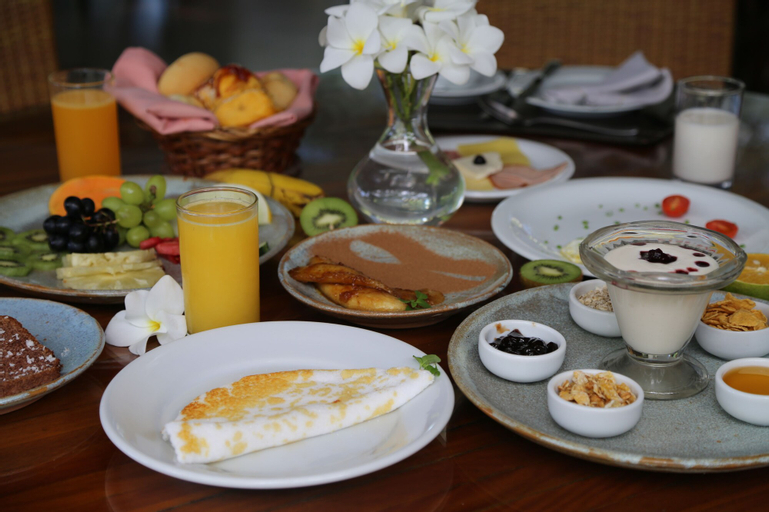 Food & Drinks 9