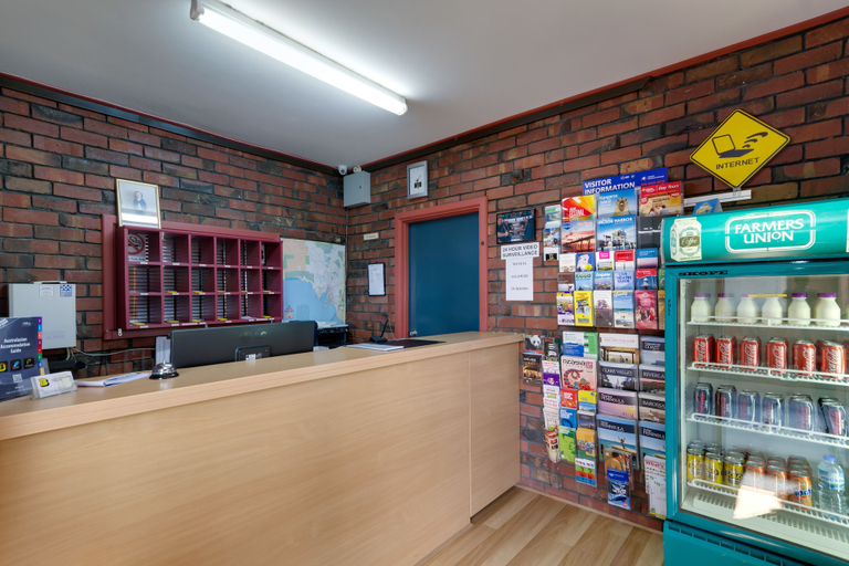 Food & Drinks, Enfield Motor Inn, Adelaide