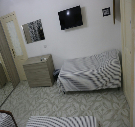 Bedroom 3, B&B El Corazón de Nápoles, Napoli