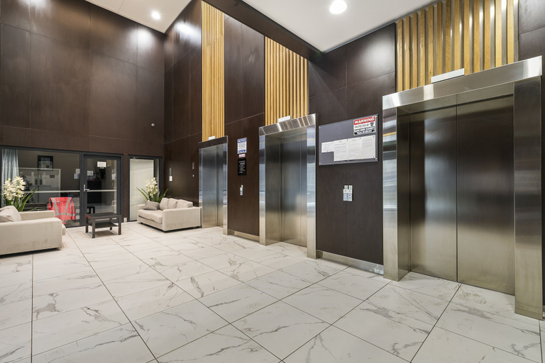 Others 5, Sun Kissed Apartment, Waitakere
